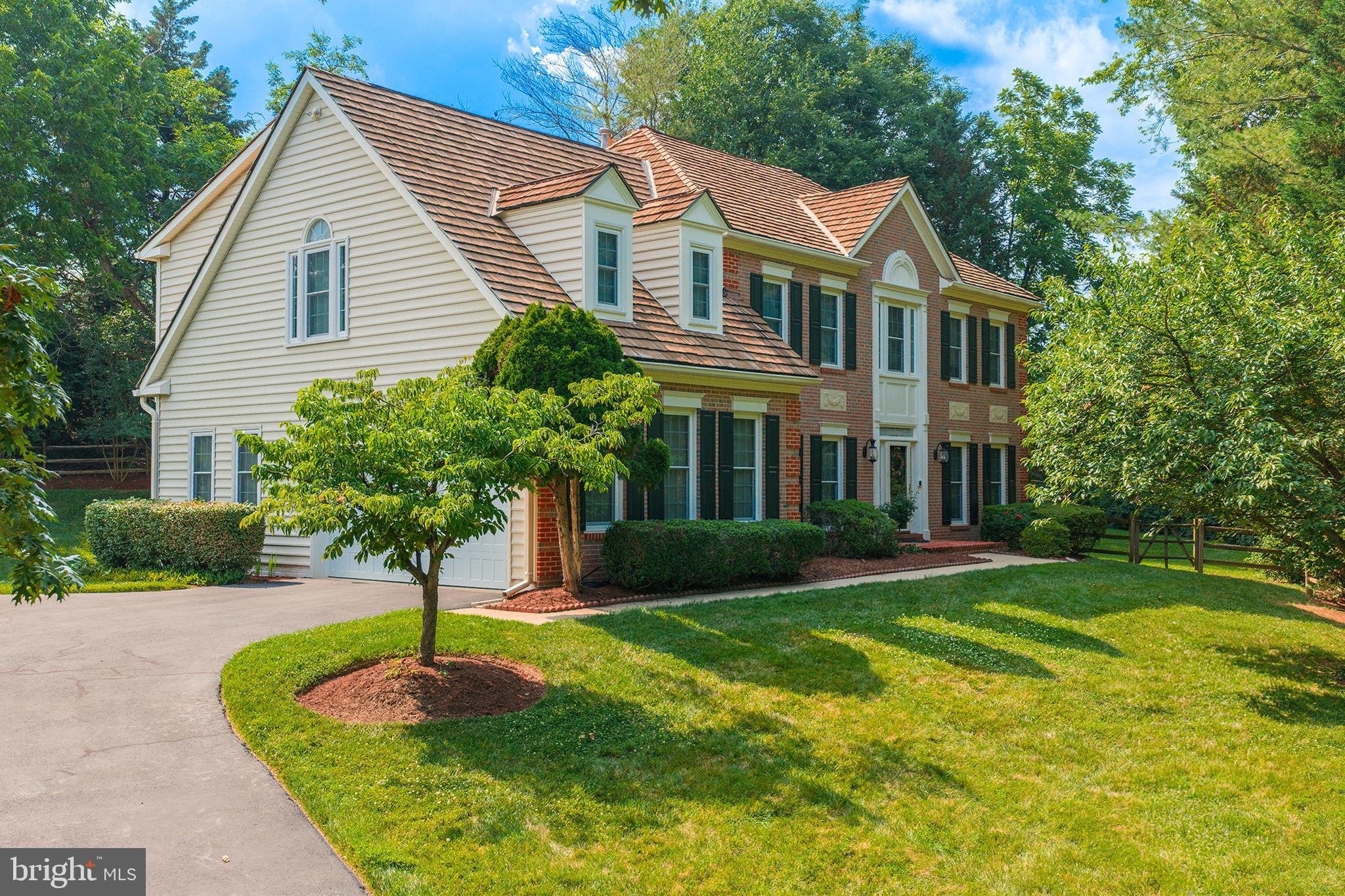 QUINCE ORCHARD KNOLLS - Residential