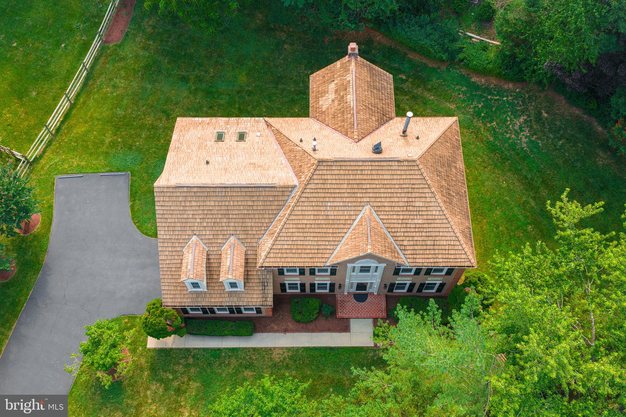 QUINCE ORCHARD KNOLLS - Residential