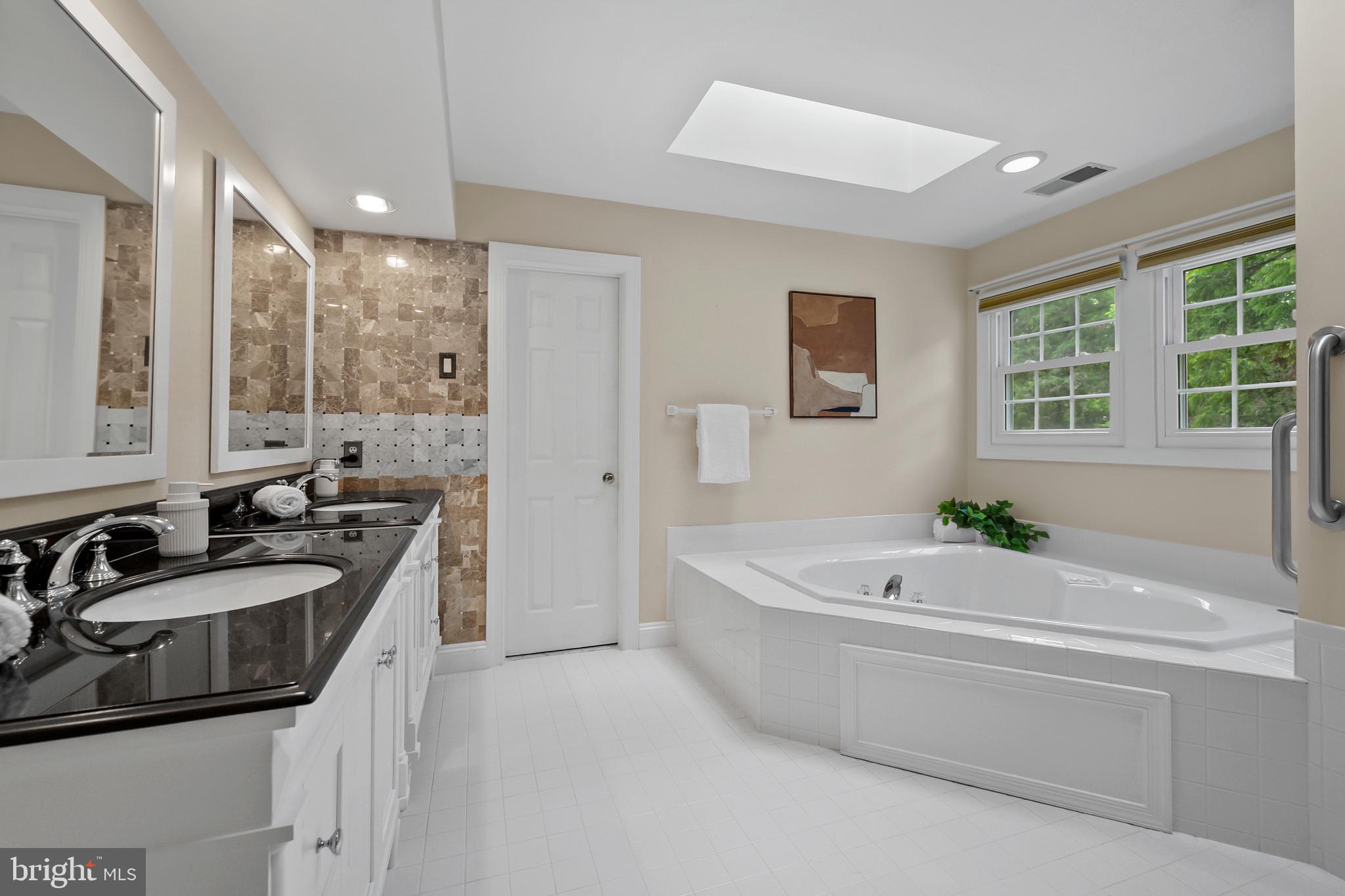 QUINCE ORCHARD KNOLLS - Residential