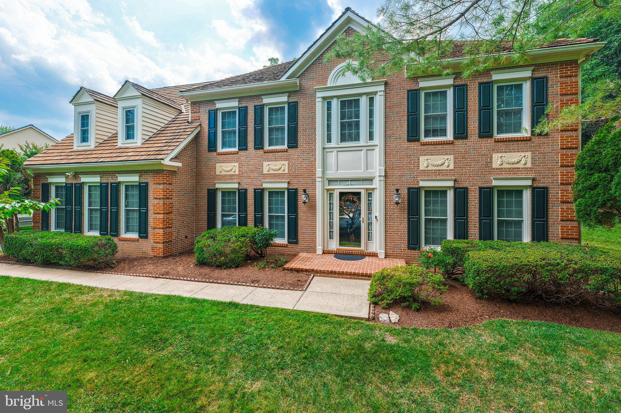 QUINCE ORCHARD KNOLLS - Residential