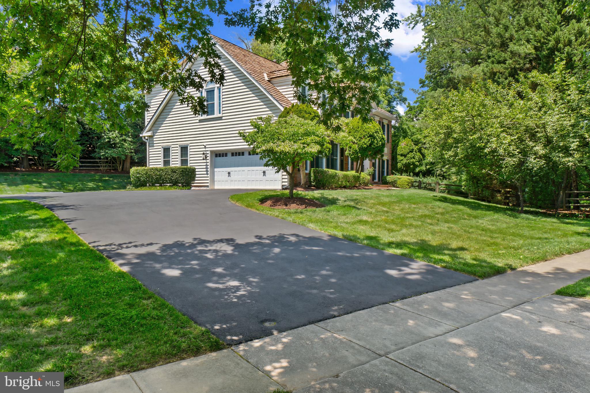 QUINCE ORCHARD KNOLLS - Residential