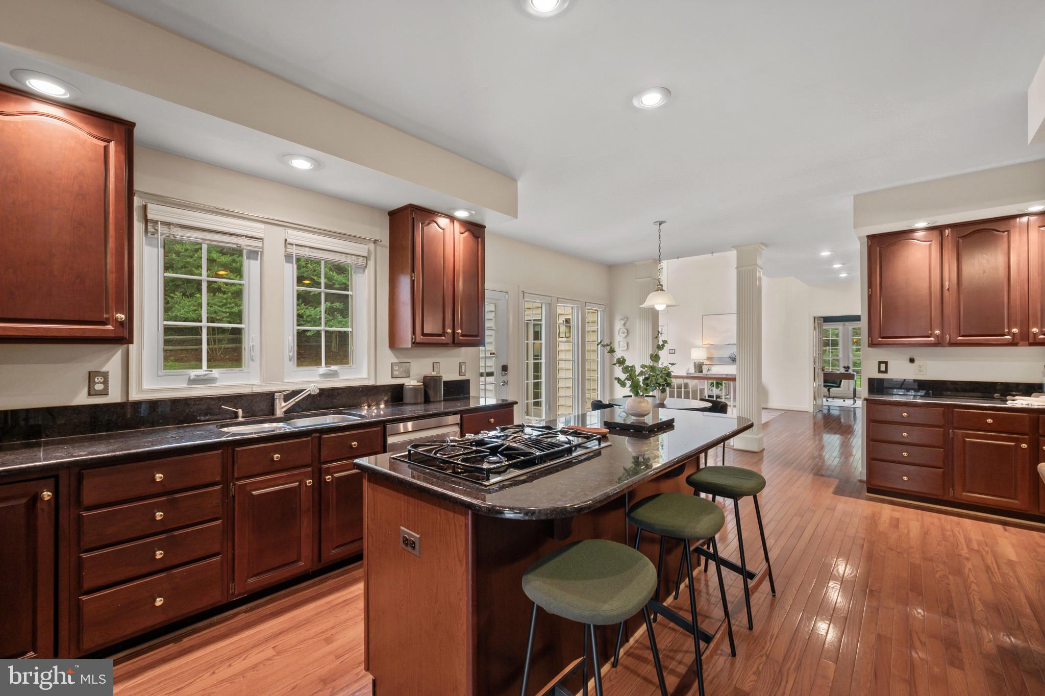 QUINCE ORCHARD KNOLLS - Residential