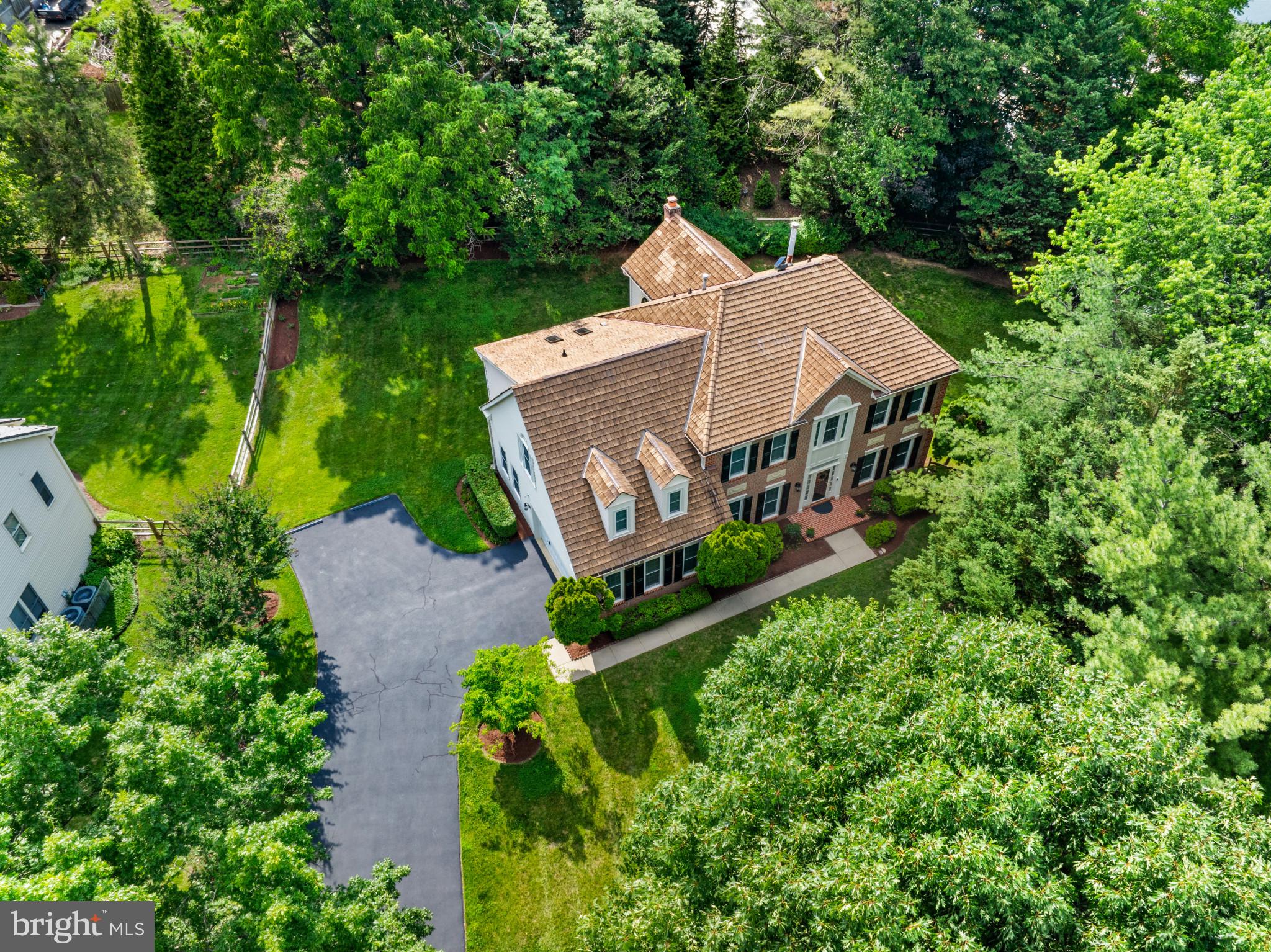 QUINCE ORCHARD KNOLLS - Residential