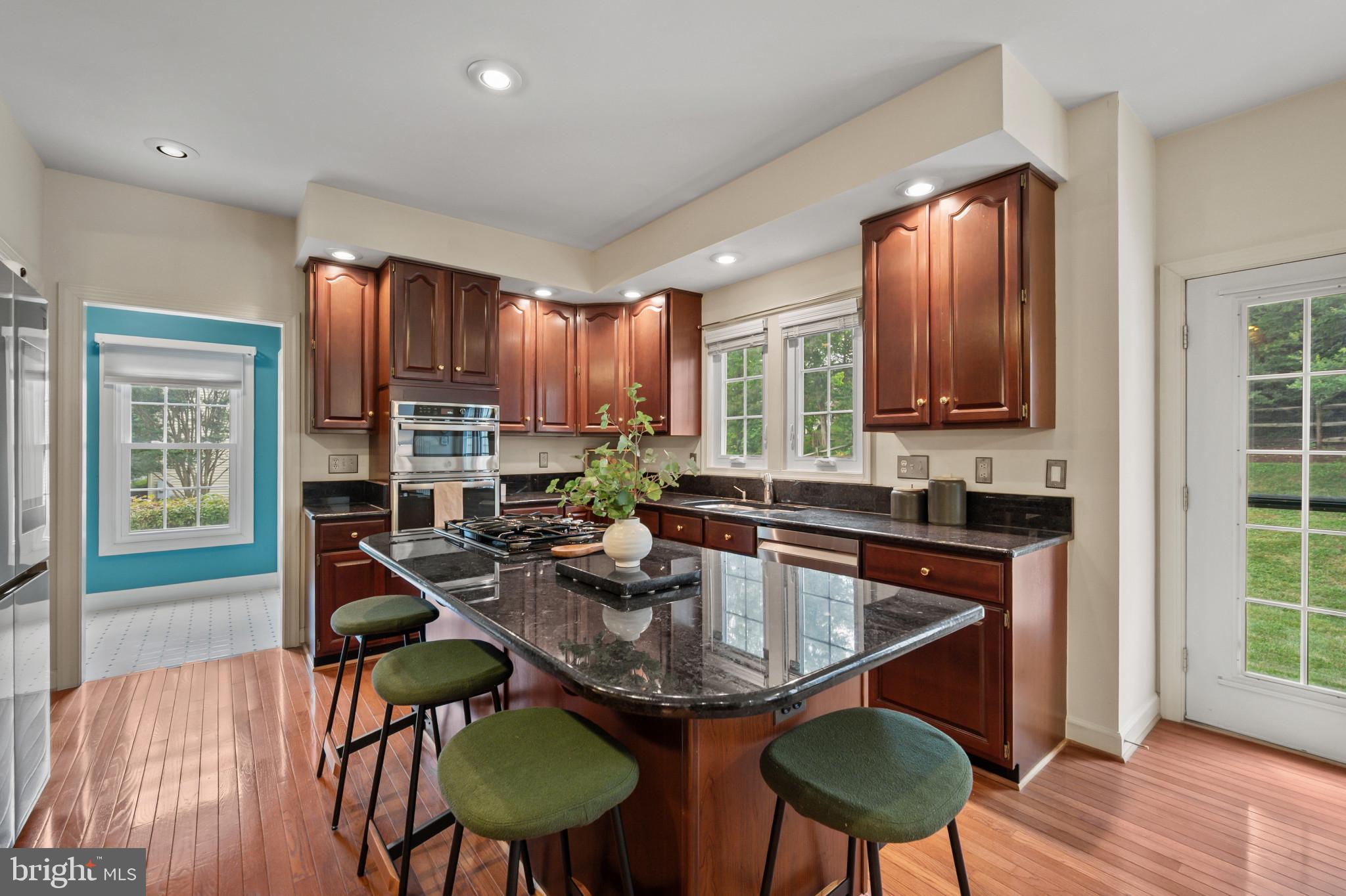 QUINCE ORCHARD KNOLLS - Residential