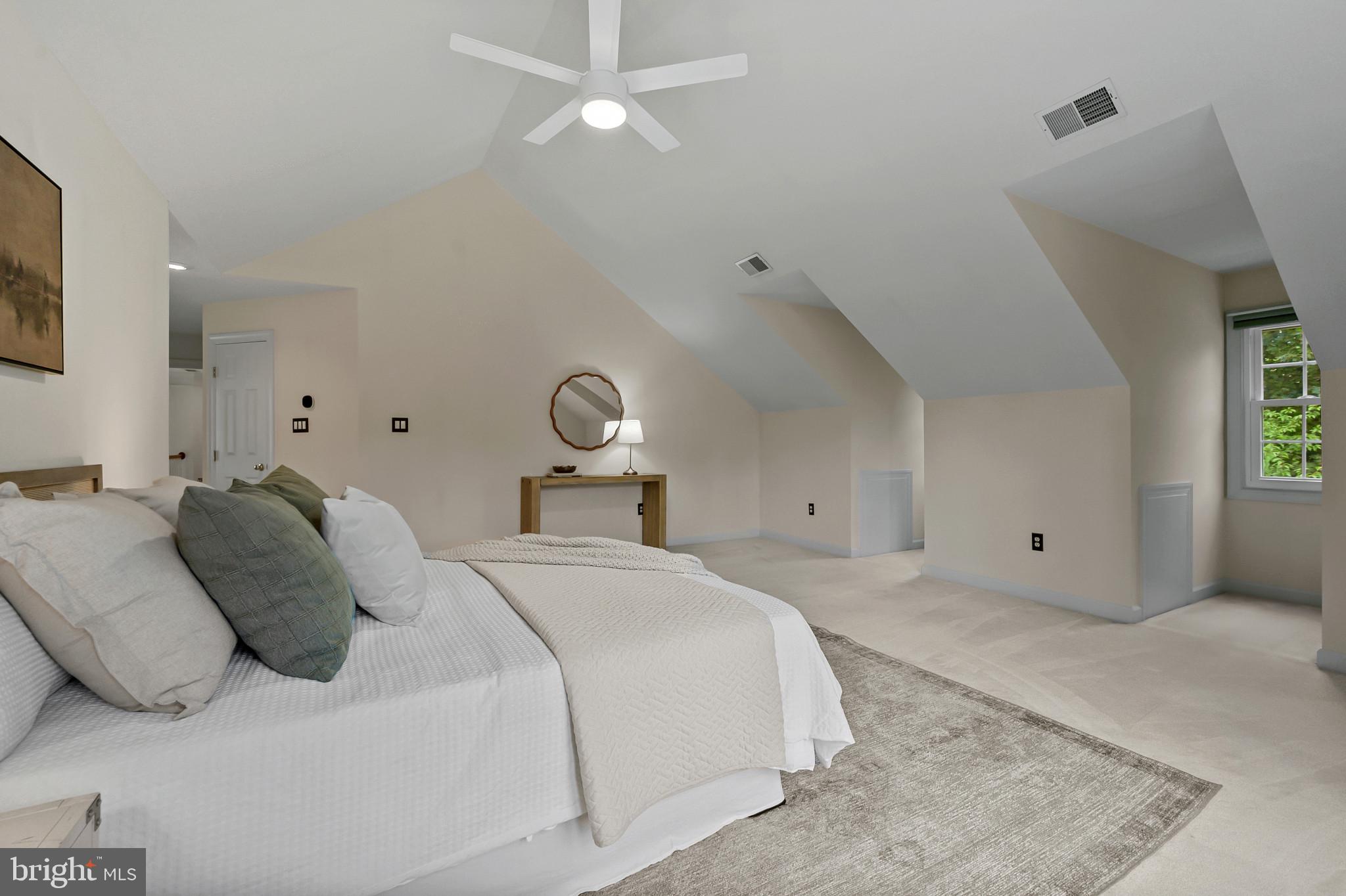 QUINCE ORCHARD KNOLLS - Residential