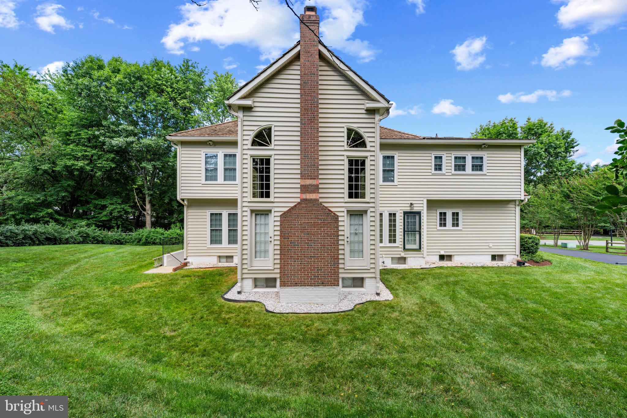 QUINCE ORCHARD KNOLLS - Residential