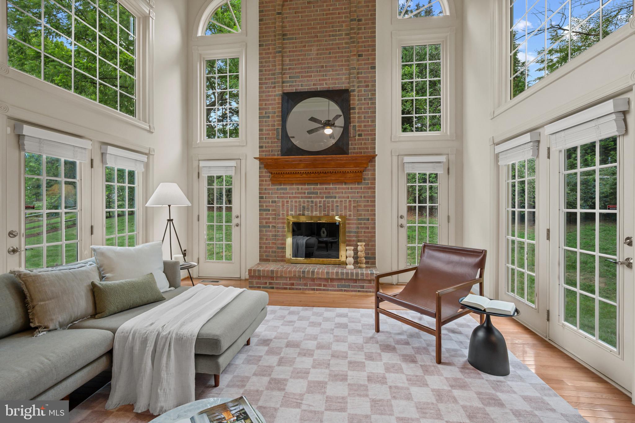 QUINCE ORCHARD KNOLLS - Residential