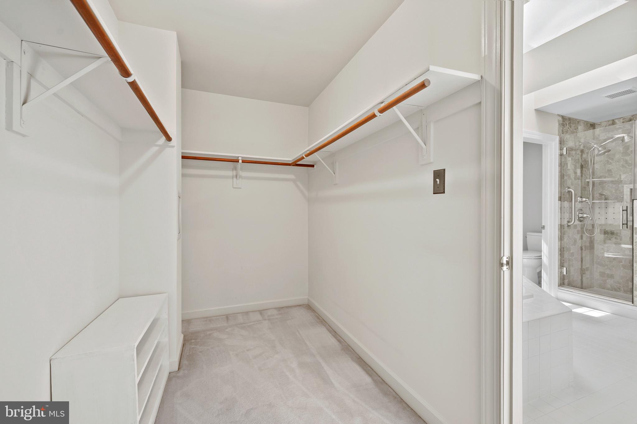 QUINCE ORCHARD KNOLLS - Residential