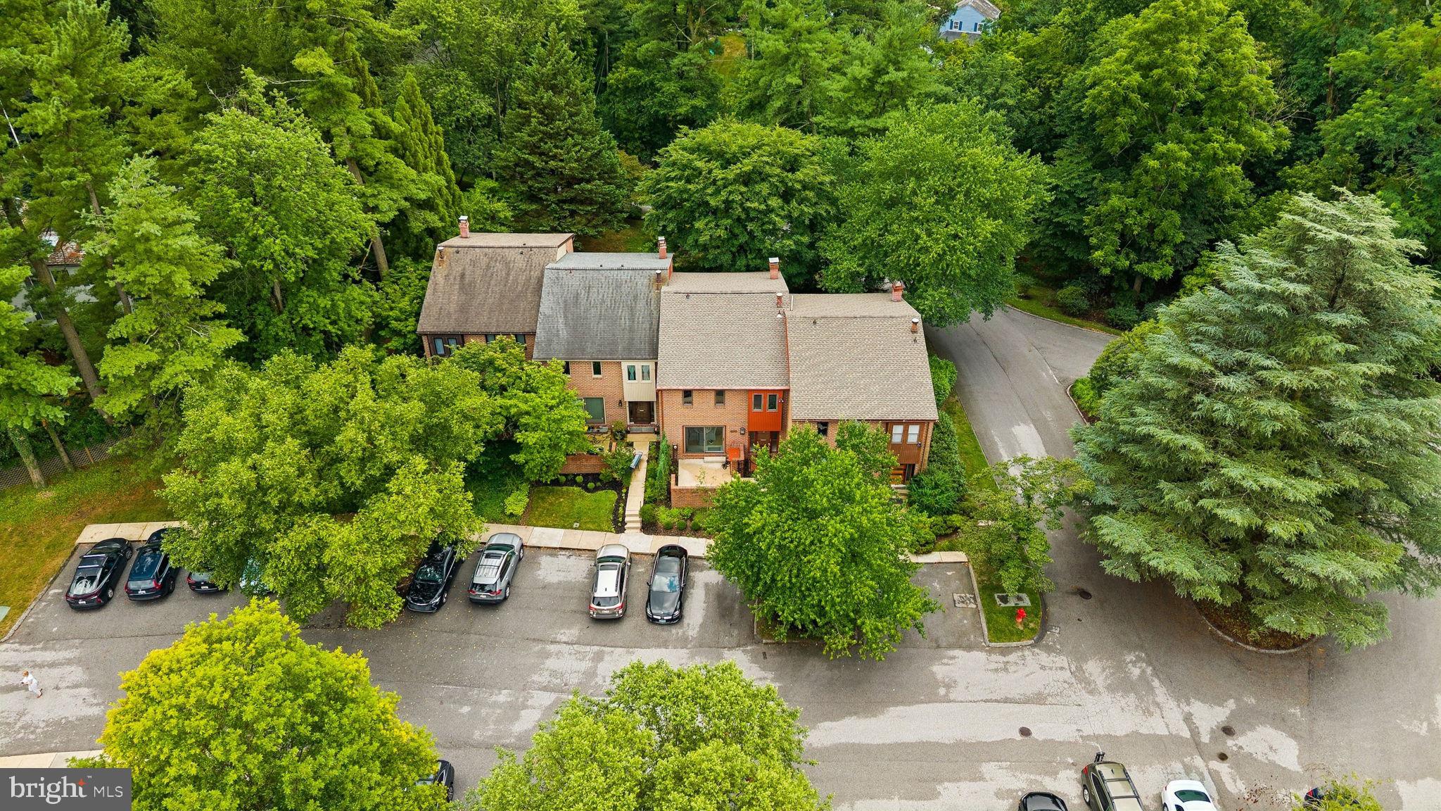 BUCKINGHAM MANOR - Residential