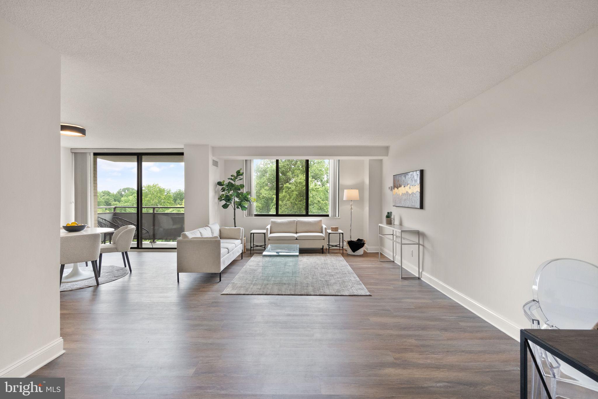 PROMENADE TOWERS - Residential