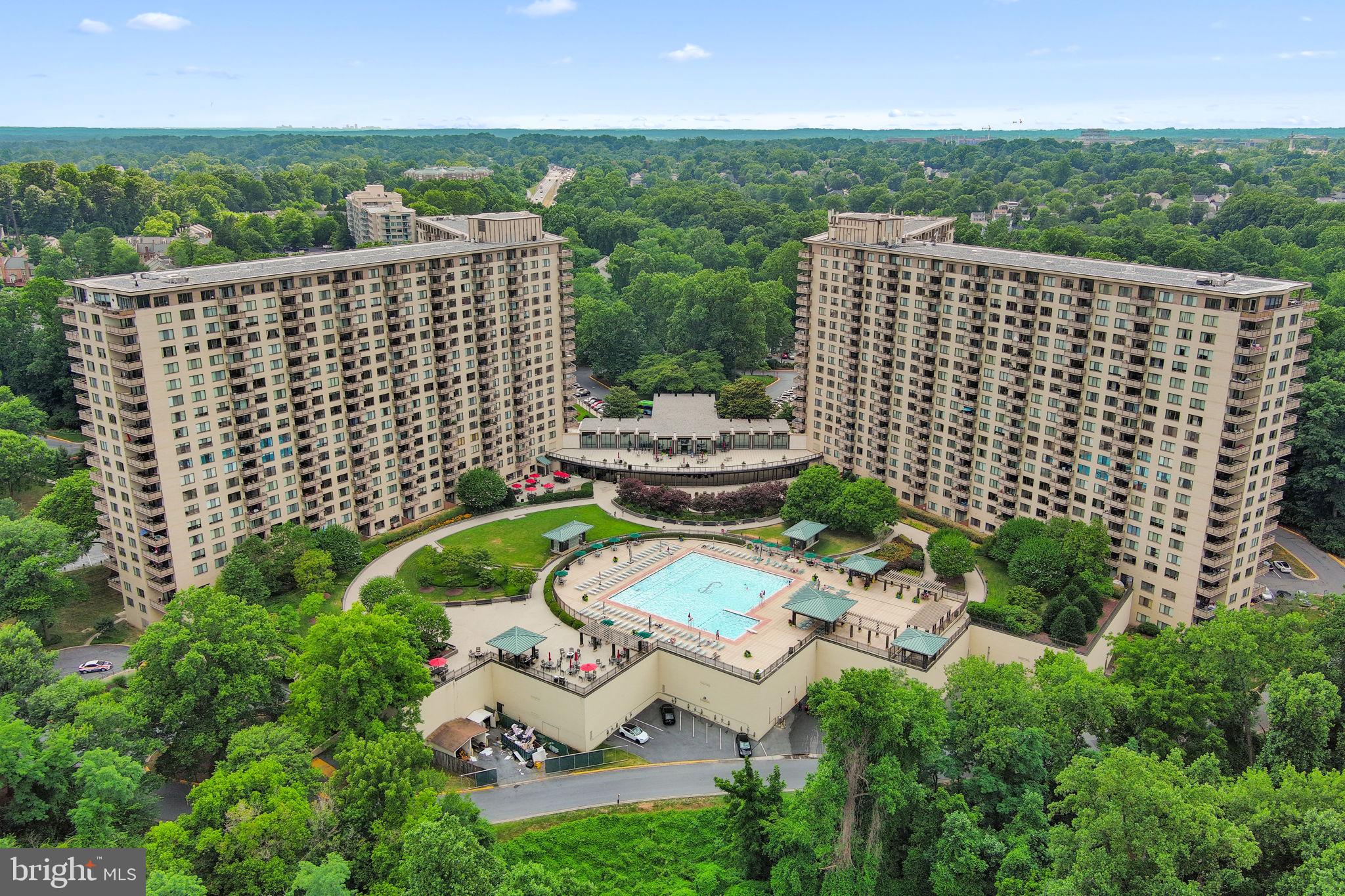 PROMENADE TOWERS - Residential