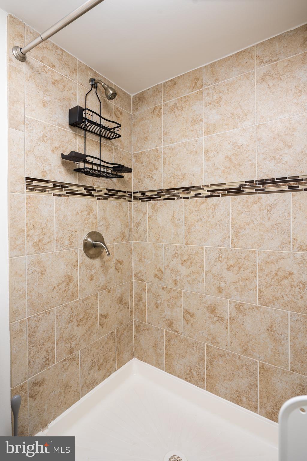 GLEN OAKS - Residential