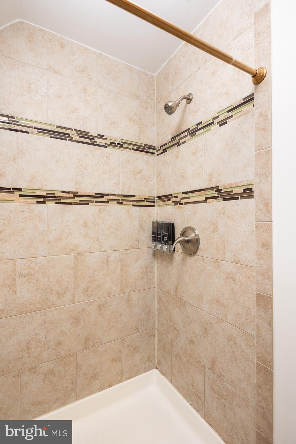 GLEN OAKS - Residential