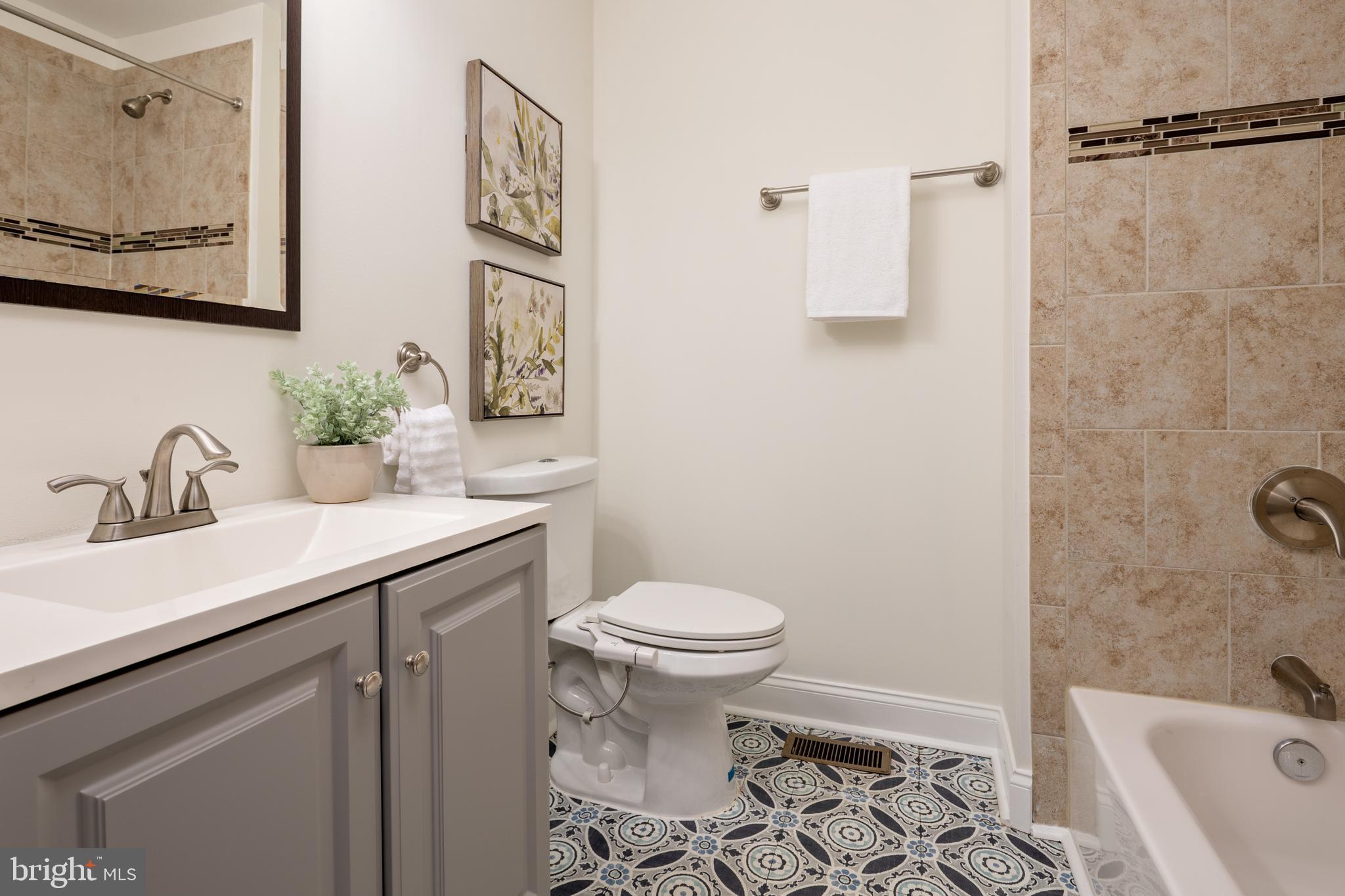GLEN OAKS - Residential