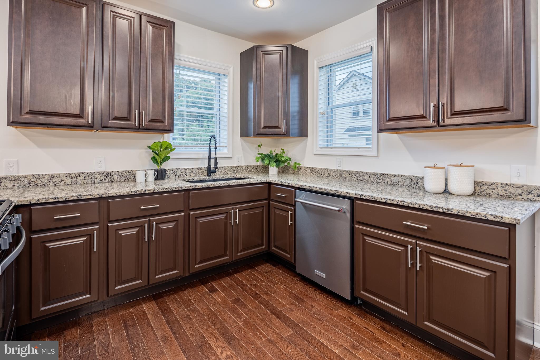GLEN OAKS - Residential