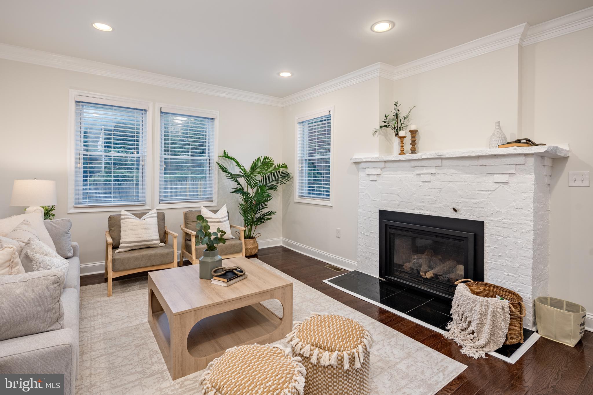 GLEN OAKS - Residential
