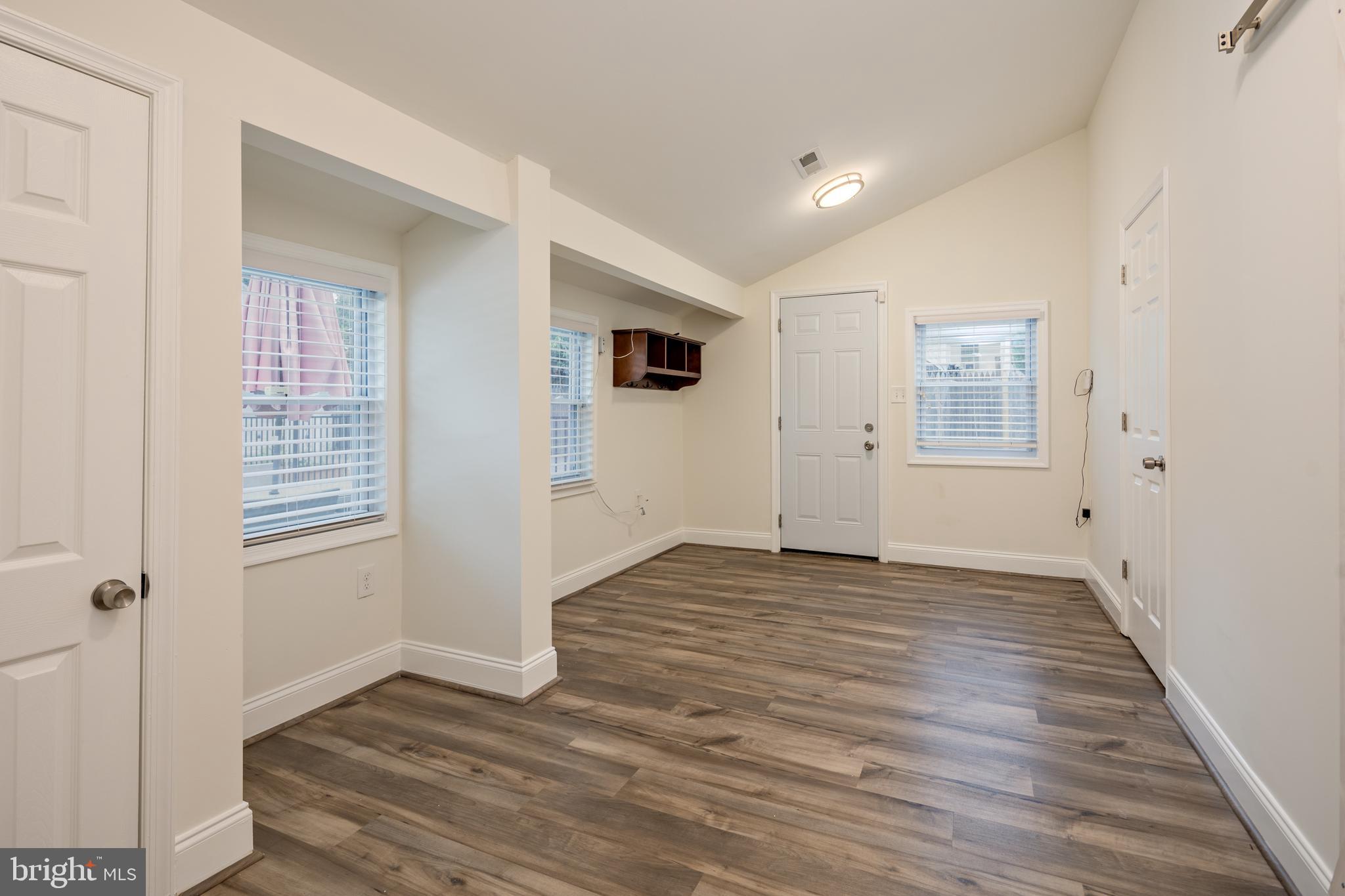 GLEN OAKS - Residential