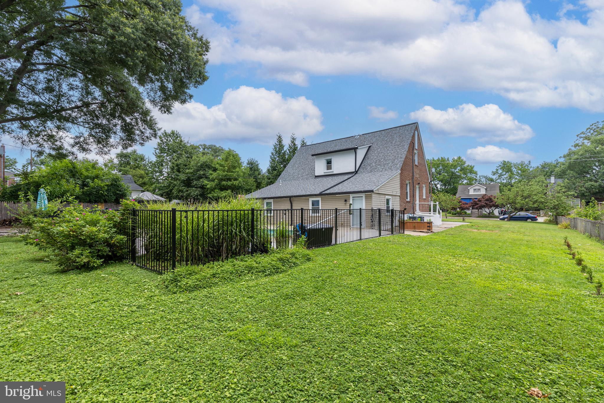 GLEN OAKS - Residential