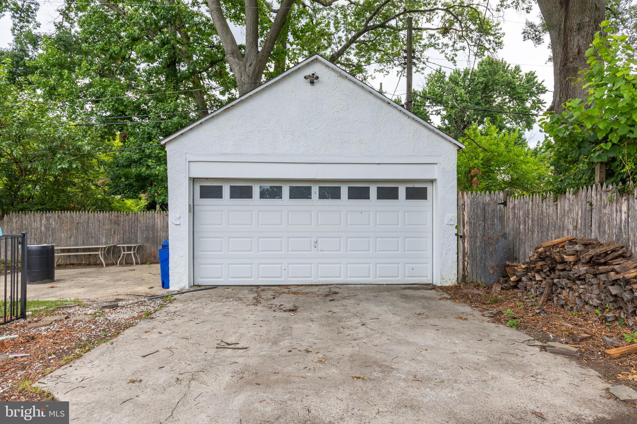 GLEN OAKS - Residential
