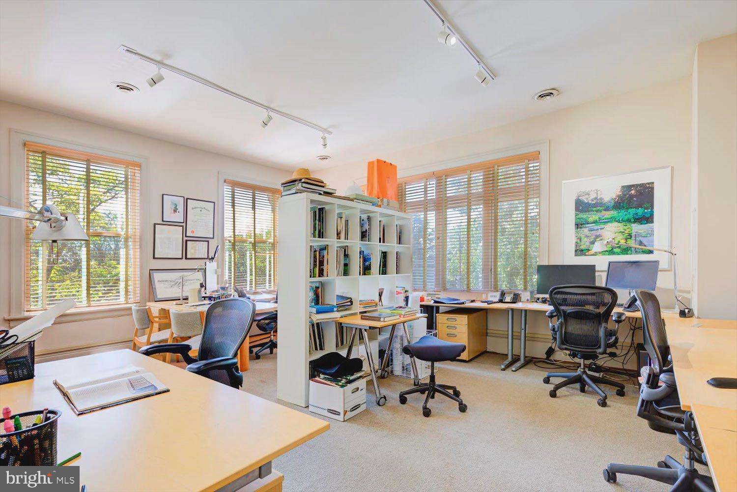 CAPITOL HILL - Residential