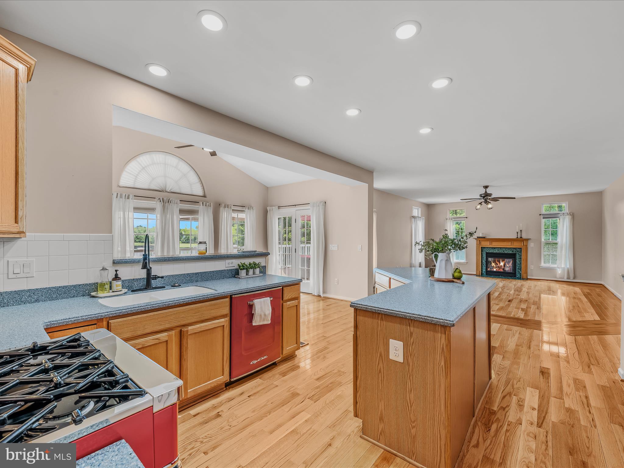 LOCUST HILL - Residential