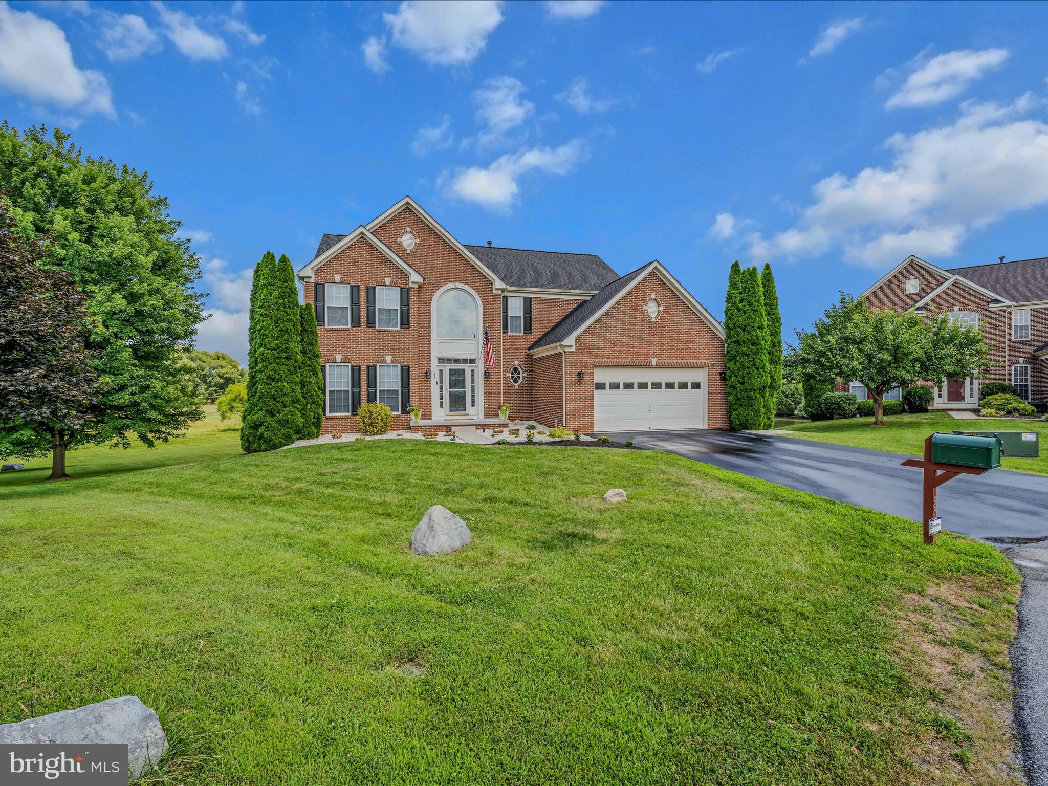 LOCUST HILL - Residential