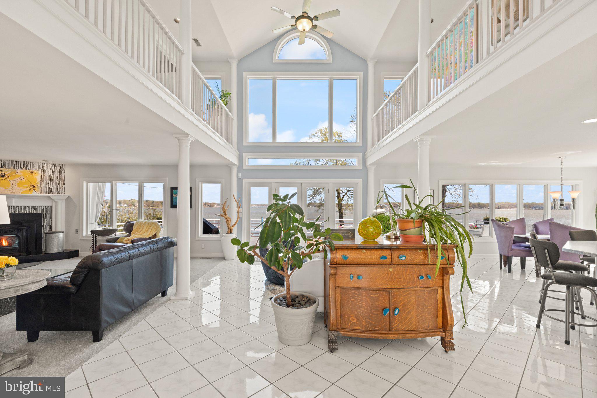 WILLOUGHBY BEACH - Residential