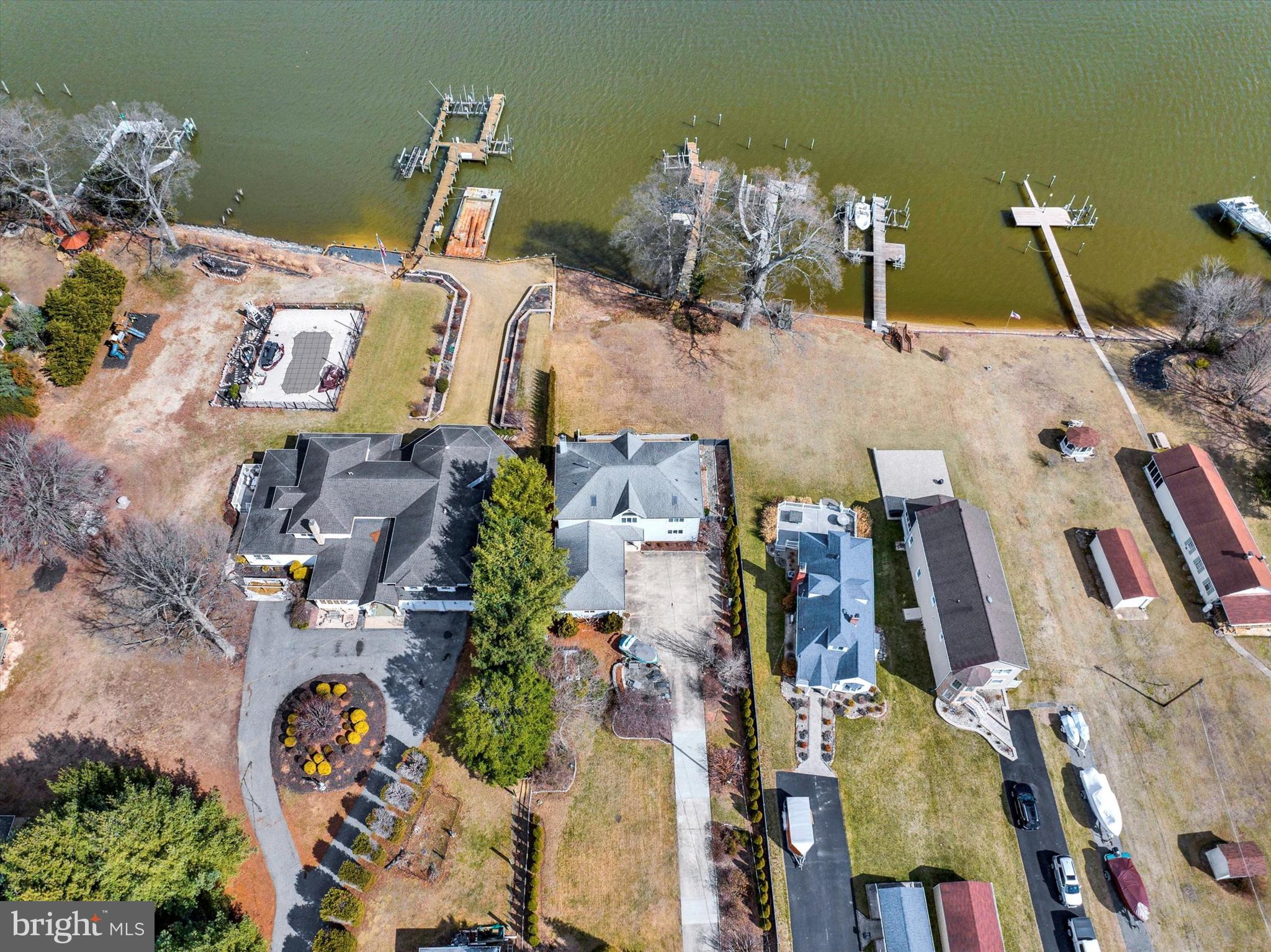 WILLOUGHBY BEACH - Residential