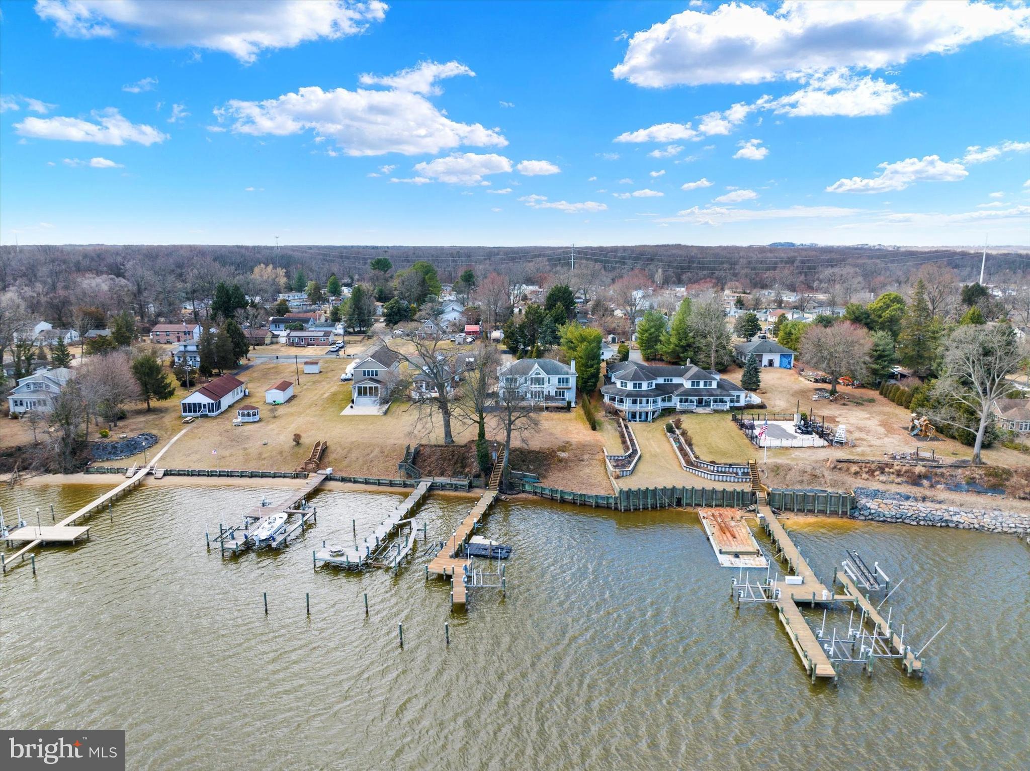 WILLOUGHBY BEACH - Residential