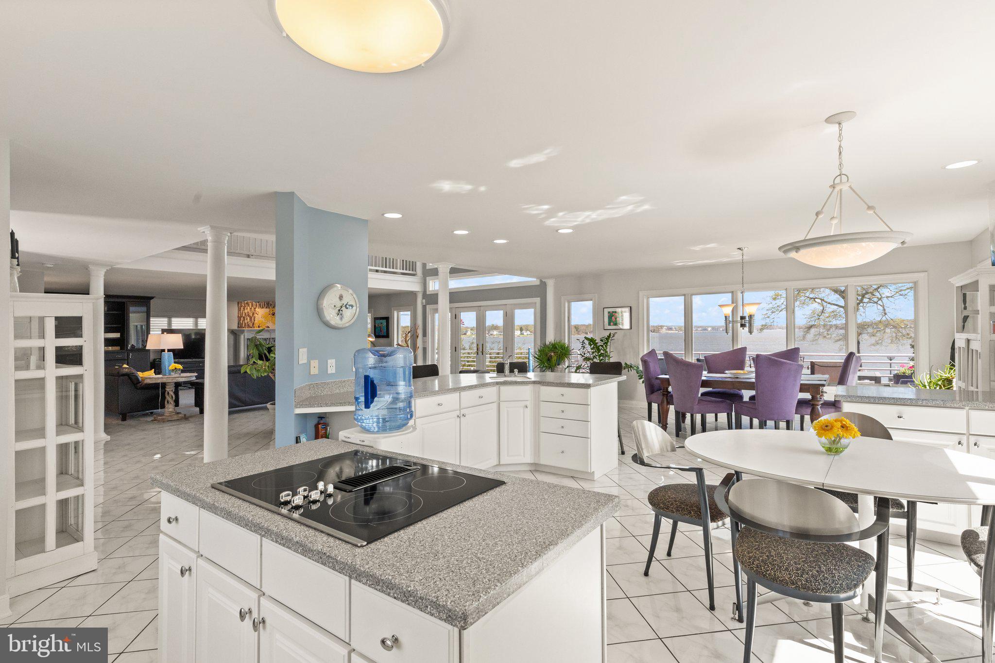 WILLOUGHBY BEACH - Residential