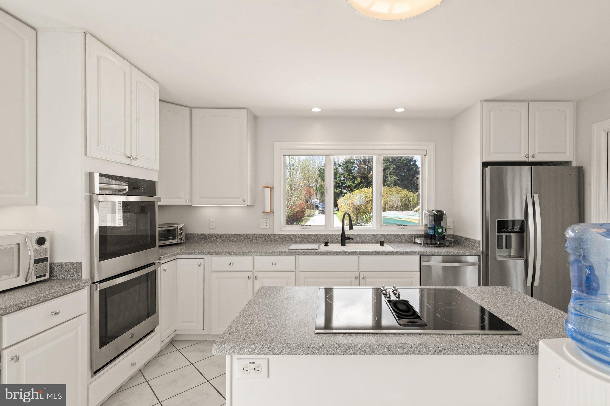 WILLOUGHBY BEACH - Residential