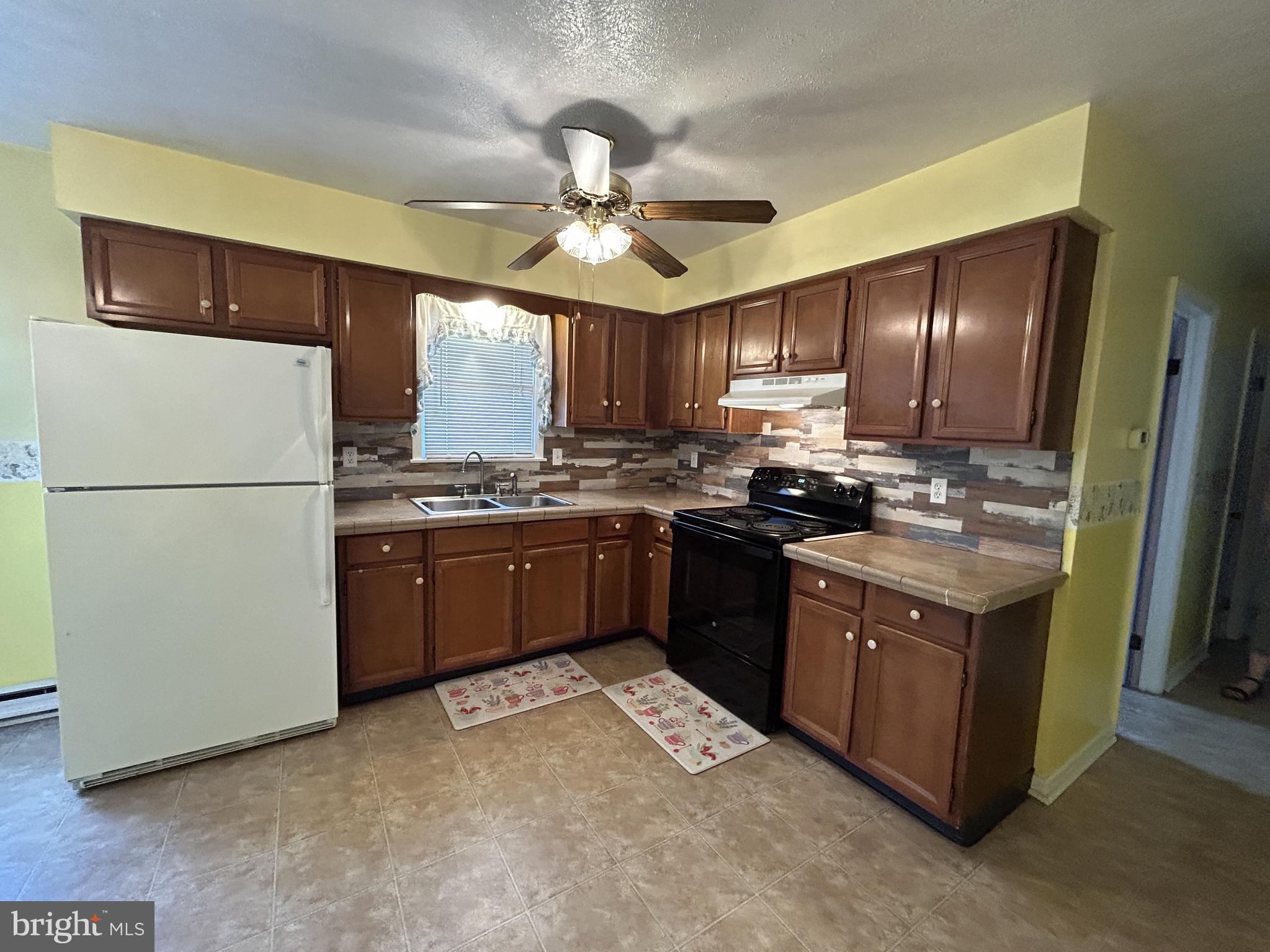 SUNRISE SUMMIT - Residential