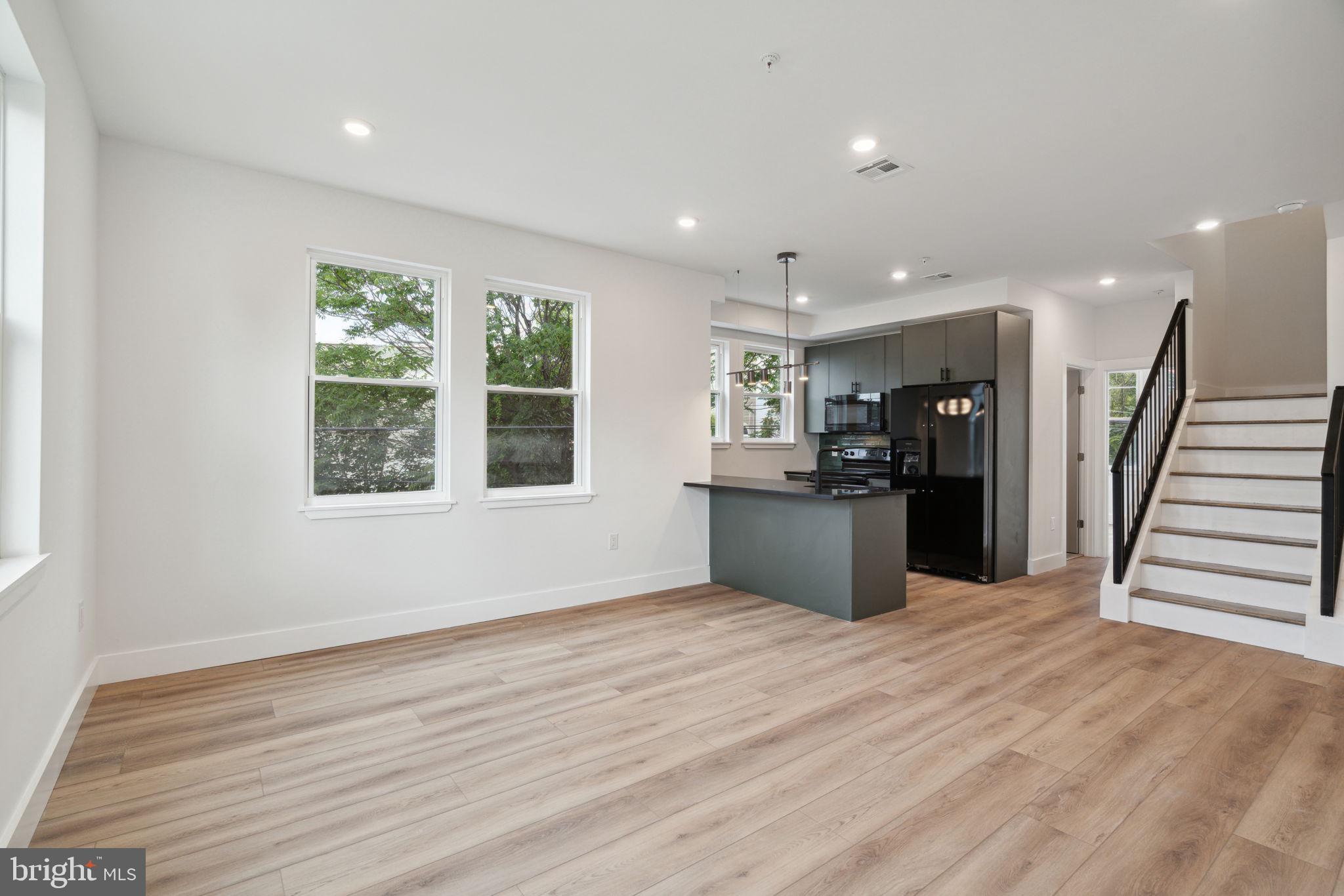 WEST KENSINGTON - Residential Income