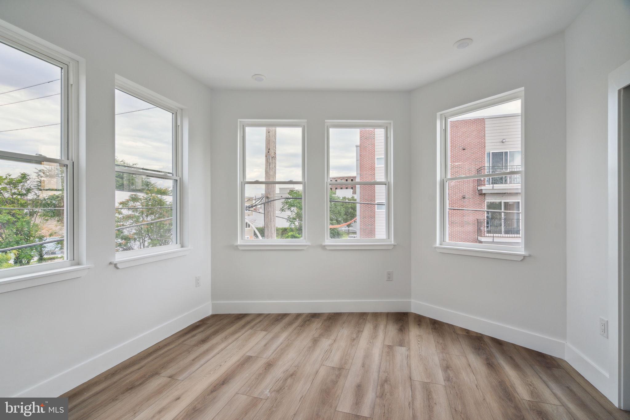 WEST KENSINGTON - Residential Income