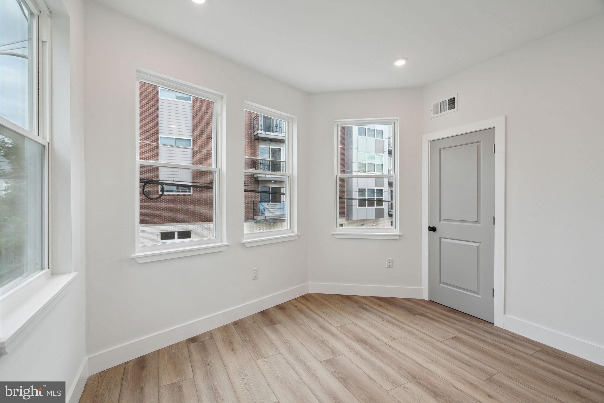 WEST KENSINGTON - Residential Income