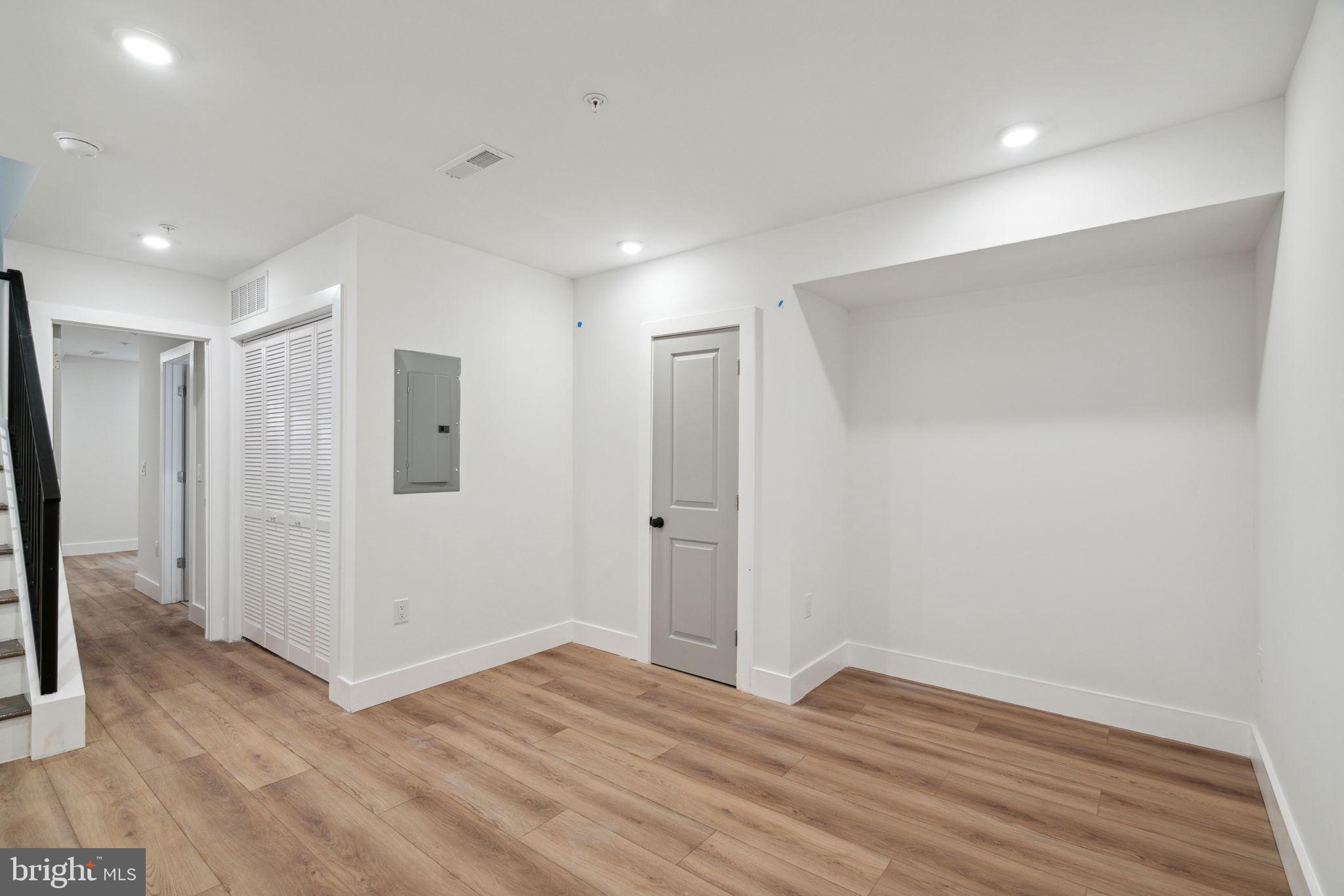 WEST KENSINGTON - Residential Income