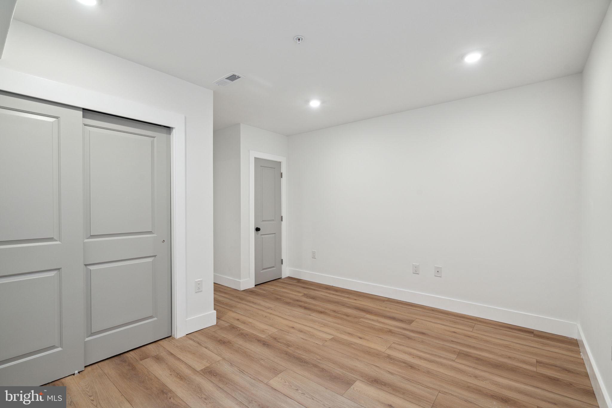 WEST KENSINGTON - Residential Income