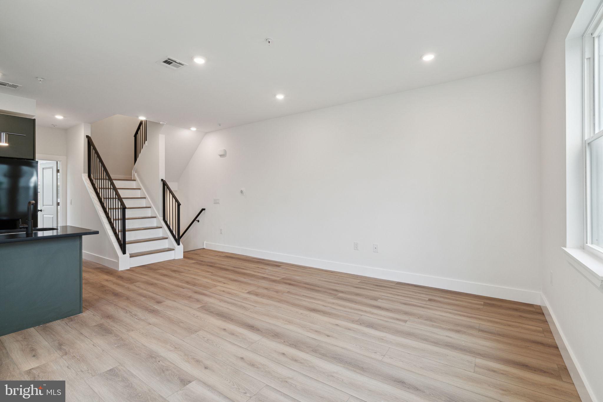 WEST KENSINGTON - Residential Income
