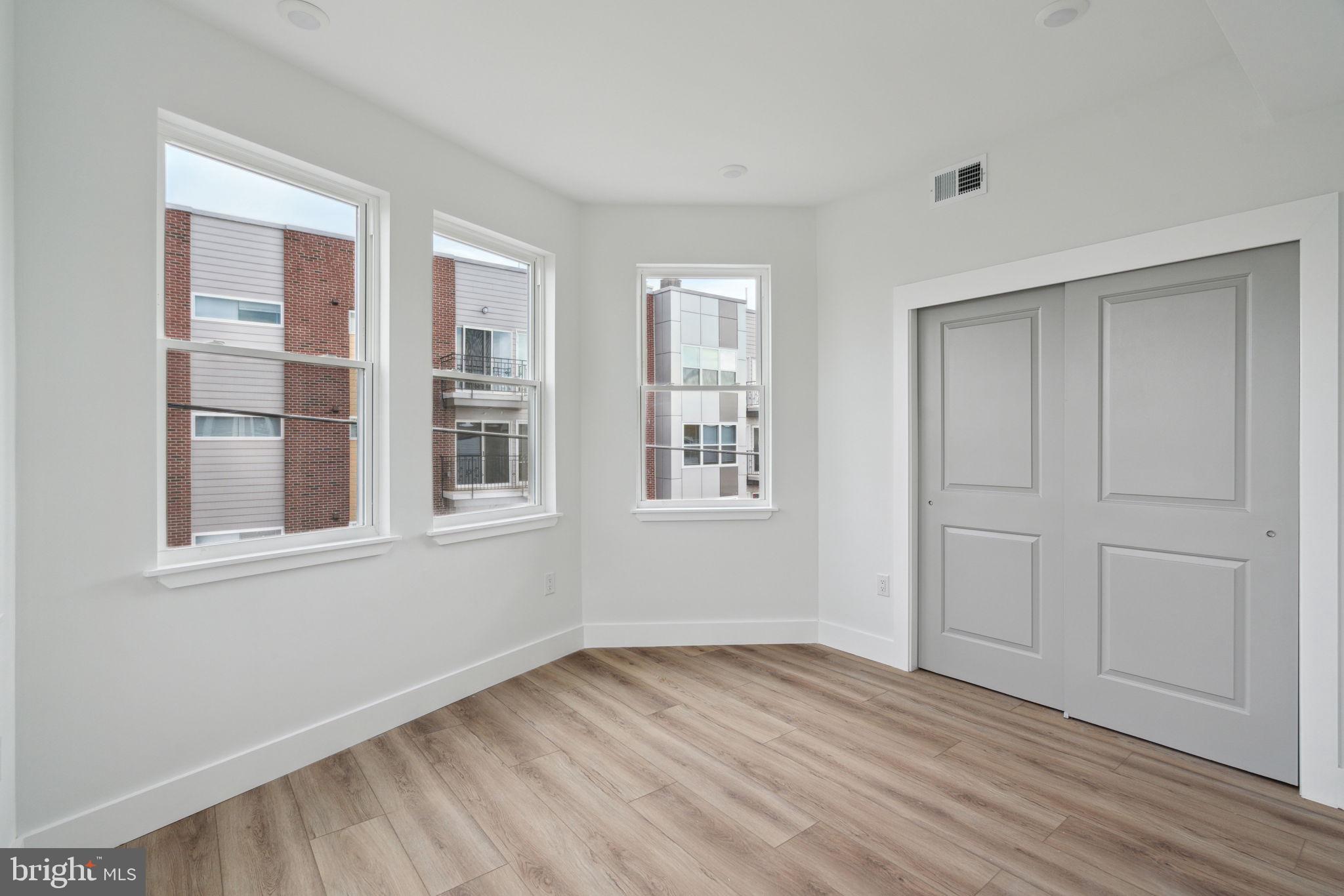 WEST KENSINGTON - Residential Income