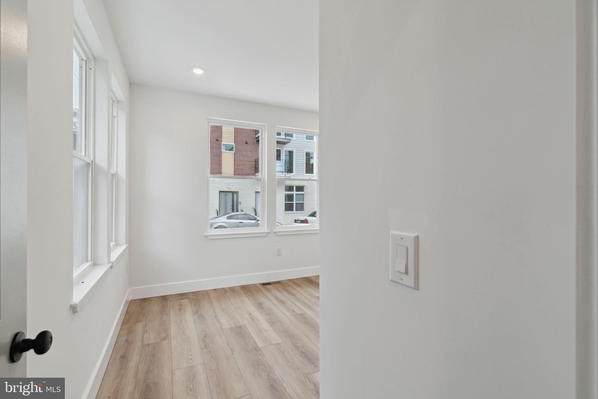 WEST KENSINGTON - Residential Income