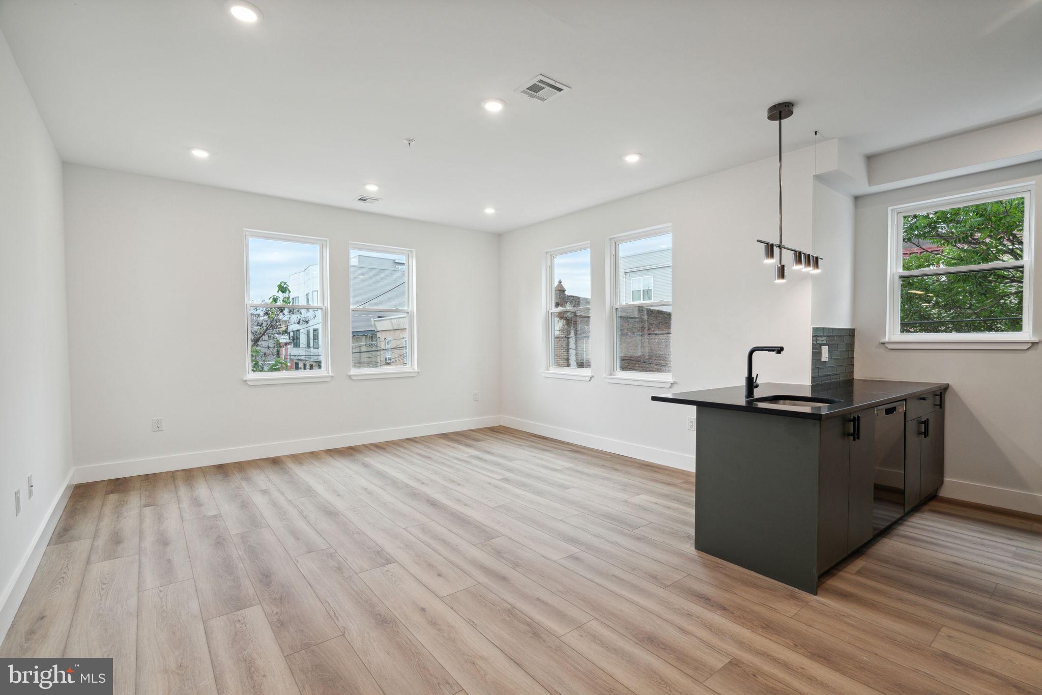 WEST KENSINGTON - Residential Income
