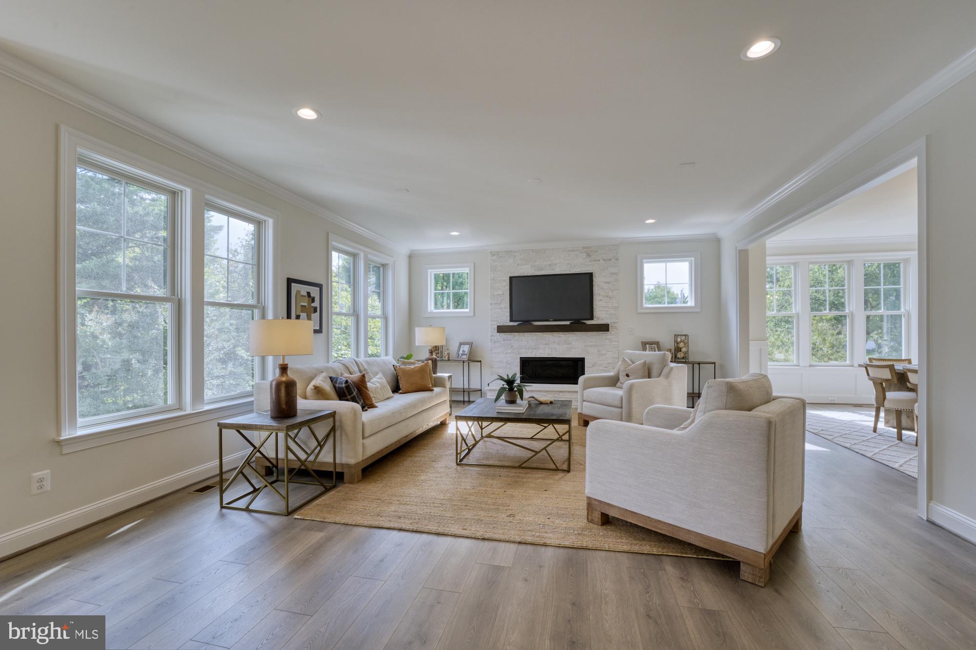MCLEAN ESTATES - Residential