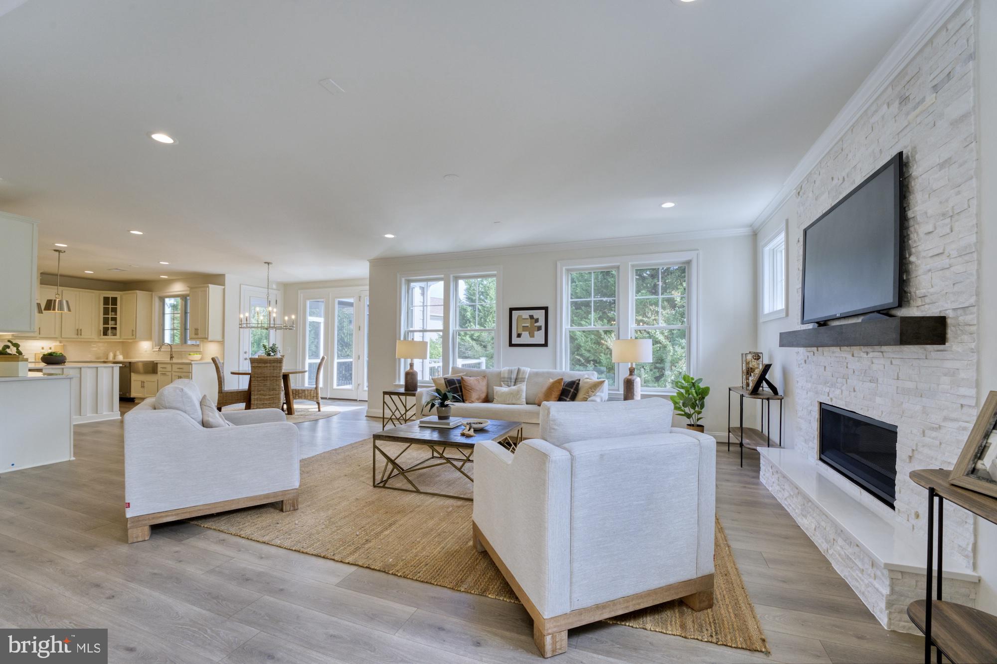 MCLEAN ESTATES - Residential