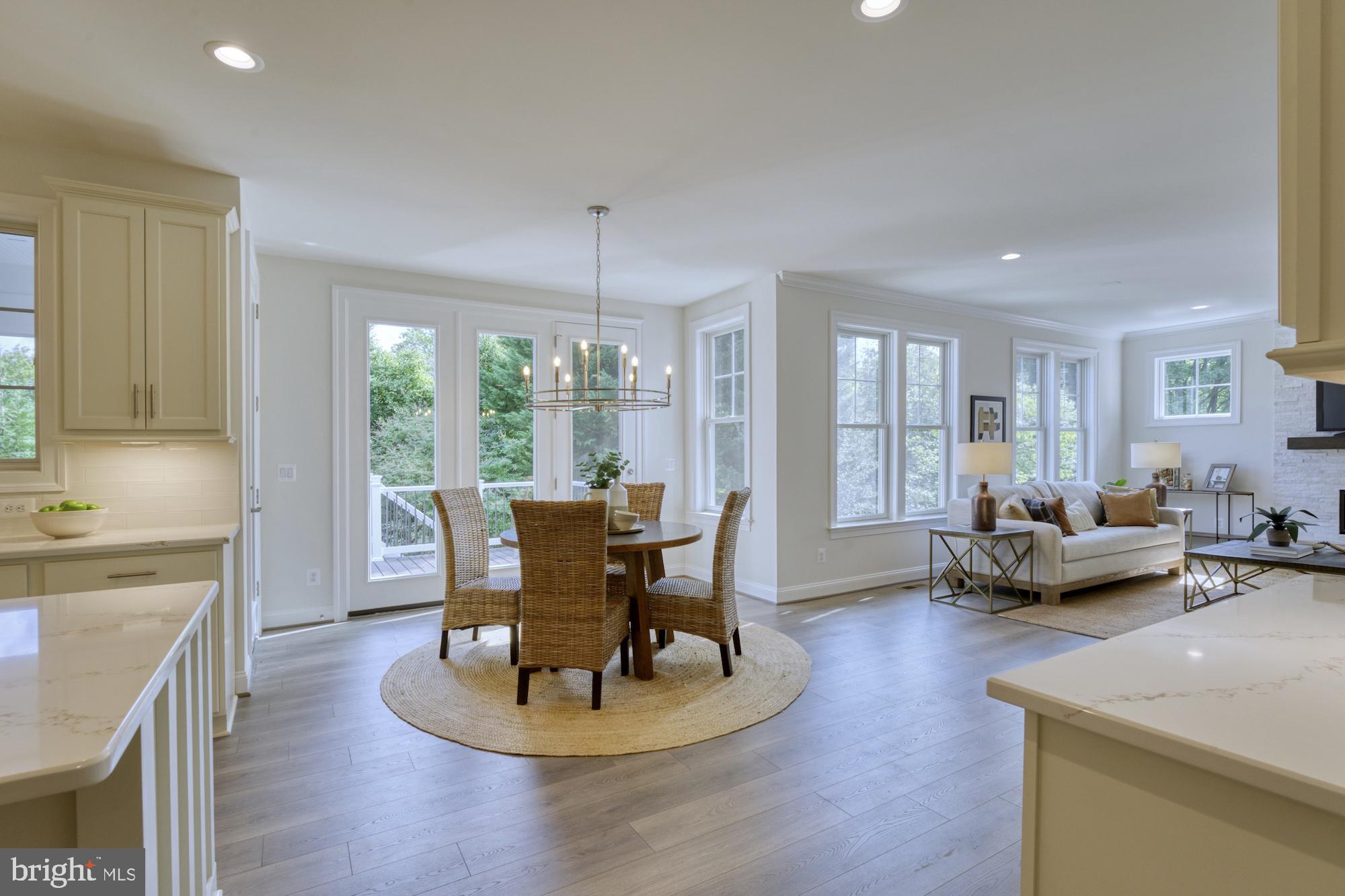 MCLEAN ESTATES - Residential