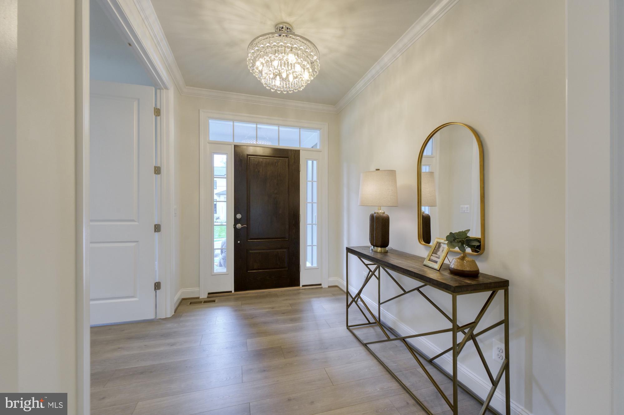 MCLEAN ESTATES - Residential