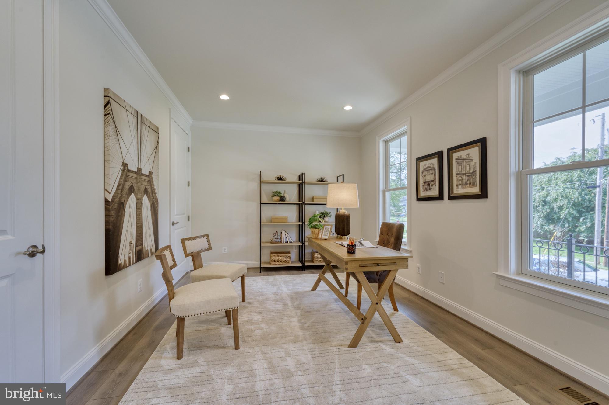 MCLEAN ESTATES - Residential