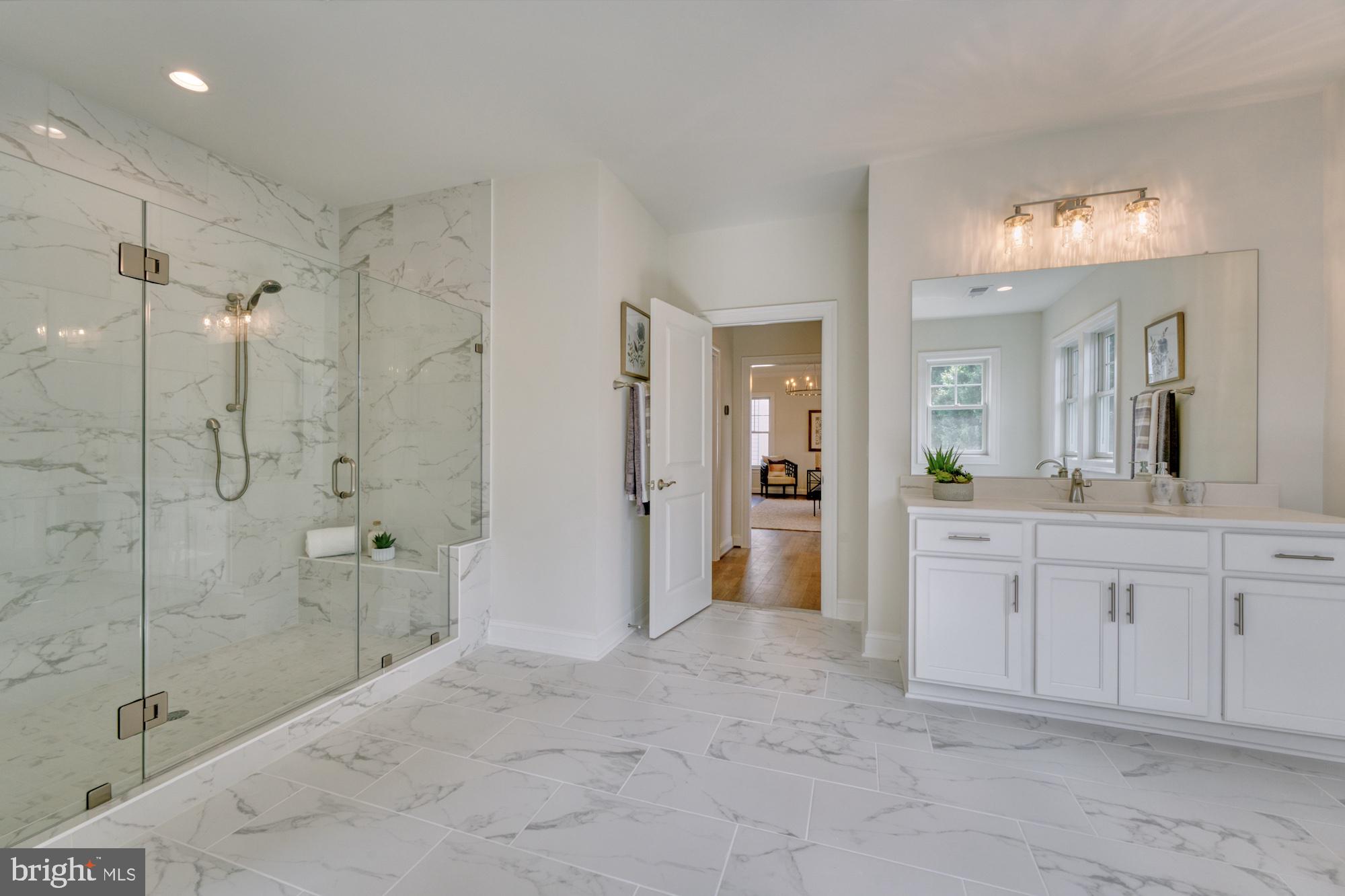 MCLEAN ESTATES - Residential