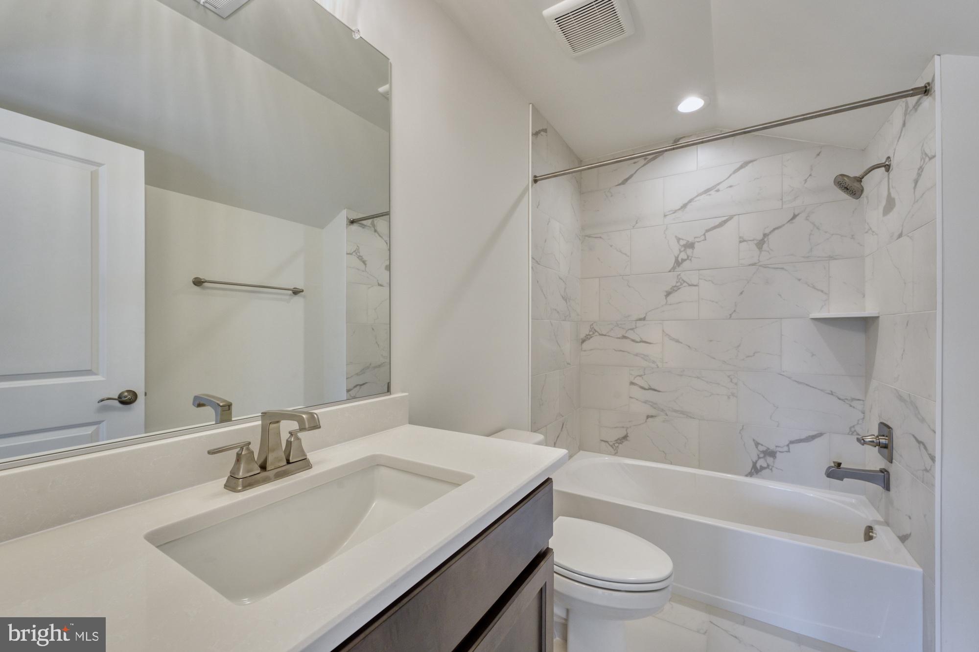 MCLEAN ESTATES - Residential