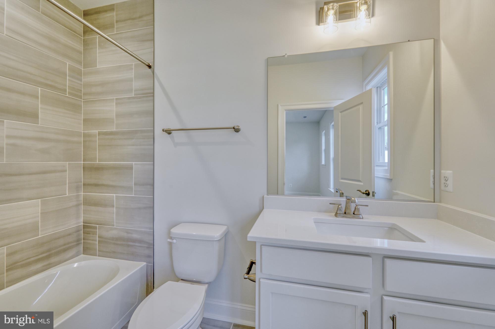 MCLEAN ESTATES - Residential