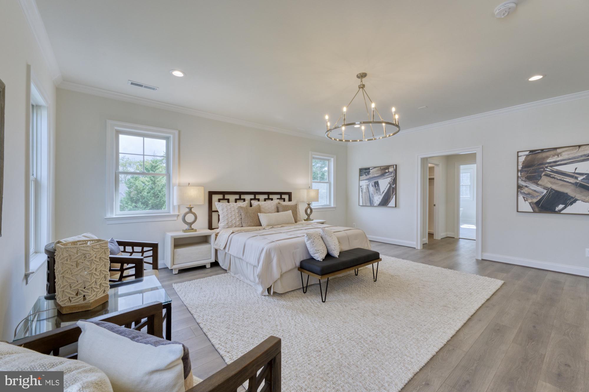 MCLEAN ESTATES - Residential